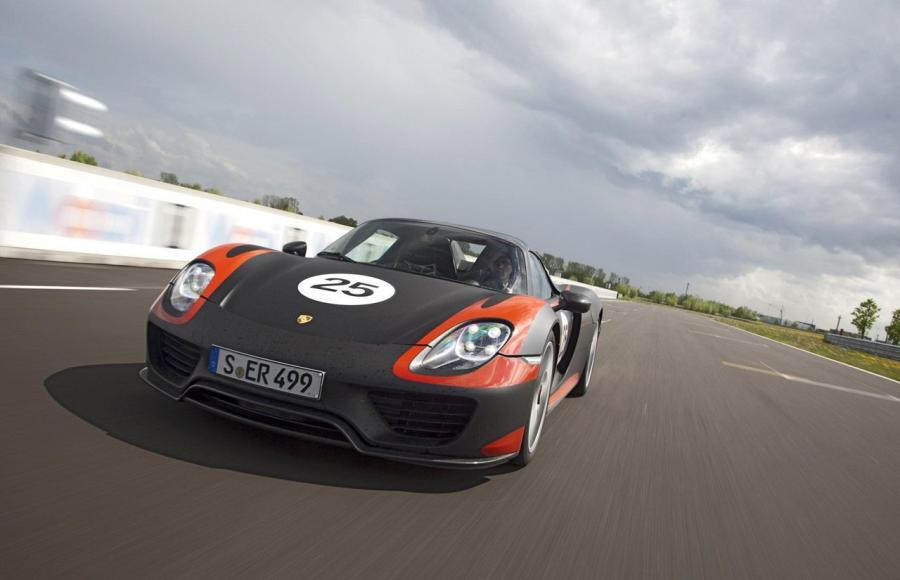 Porsche 918 Spyder 2015 года  (фото 29 из 32)